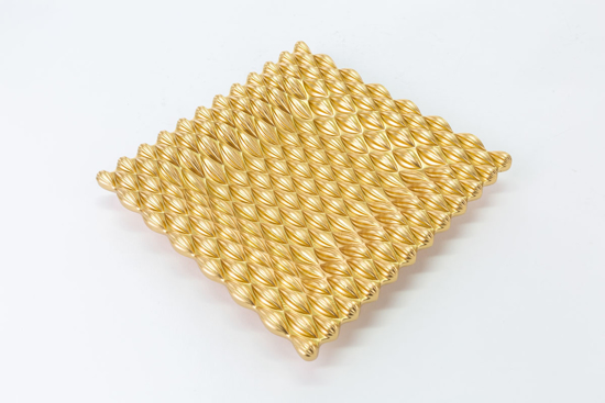 Immagine di VASSOIO RESINA ORO 21X21 LINEA ONDE ORO
