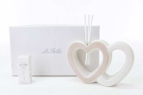 Immagine di PROFUMATORE CUORI PORCELLANA  H 11.5 LINEA PROFUMI D'AMORE