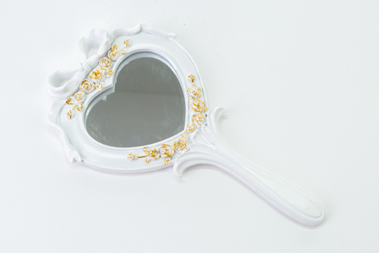 Immagine di SPECCHIO CUORE RESINA BIANCO